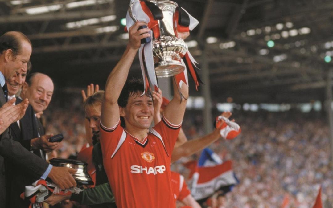 Bryan Robson, egy generáció kedvence, a Manchester United elfeledett zsenije