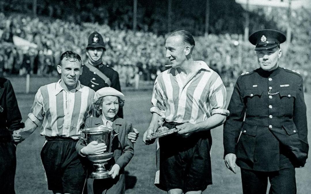 Angliában a futball a háború alatt is igyekezett a felszínen maradni